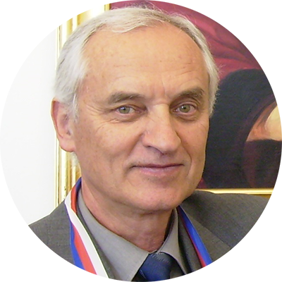 Headshot of Lumir Hanus